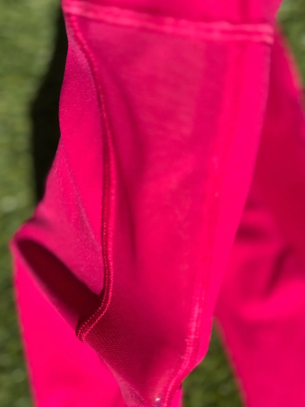 Lululemon Raspberry Leggings - Picture 5 of 6